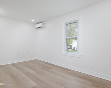 56 Bannard Street - Photo Thumbnail 15
