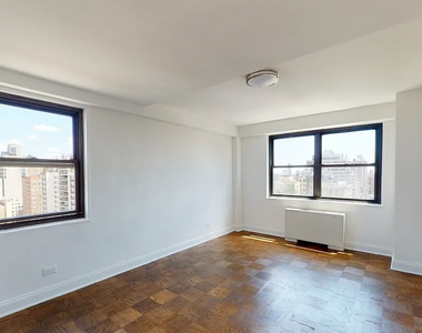 E 16 St - Photo Thumbnail 1
