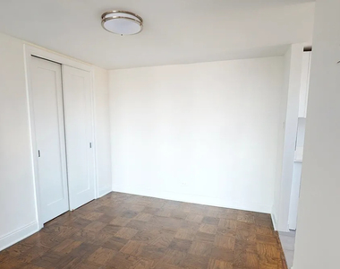 E 16 St - Photo Thumbnail 2