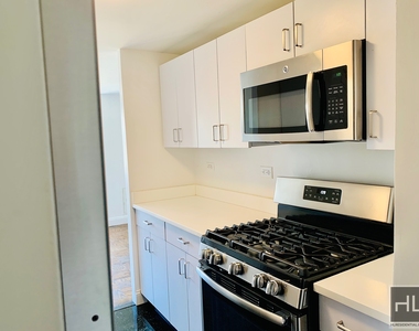 E 16 St - Photo Thumbnail 5