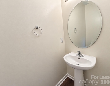 634 Fountain Court - Photo Thumbnail 17