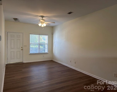 634 Fountain Court - Photo Thumbnail 3