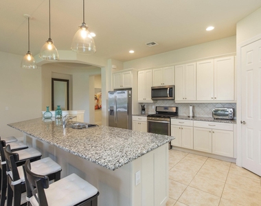 10274 Prato Street - Photo Thumbnail 4