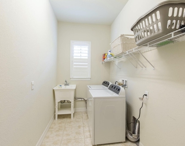 10274 Prato Street - Photo Thumbnail 19