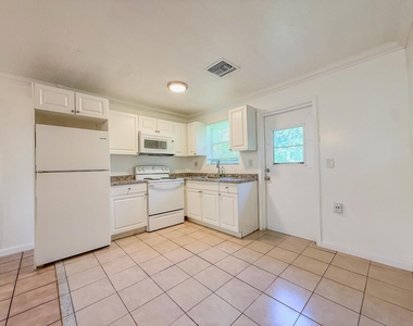 3075 Floweva Street - Photo Thumbnail 4