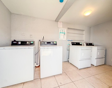 3075 Floweva Street - Photo Thumbnail 12