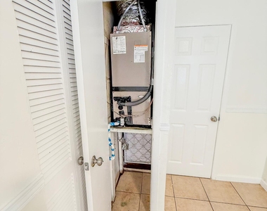 3075 Floweva Street - Photo Thumbnail 9