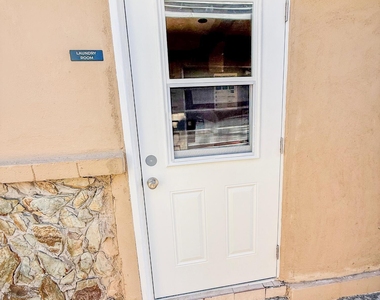 3075 Floweva Street - Photo Thumbnail 11