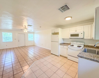 3075 Floweva Street - Photo Thumbnail 3