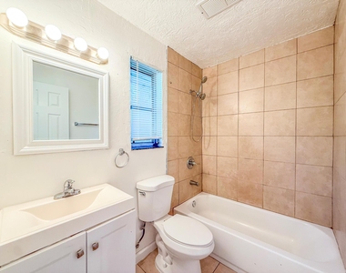 3075 Floweva Street - Photo Thumbnail 7