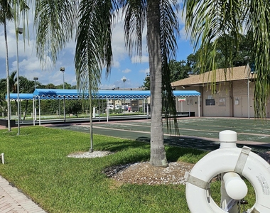 500 Bonnie Boulevard - Photo Thumbnail 7