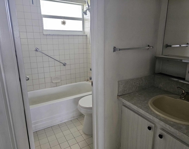 500 Bonnie Boulevard - Photo Thumbnail 5