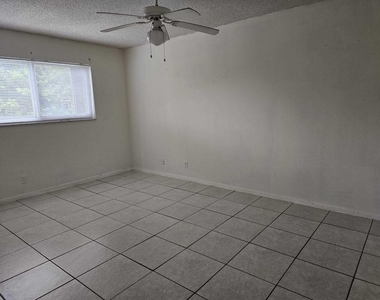 500 Bonnie Boulevard - Photo Thumbnail 4