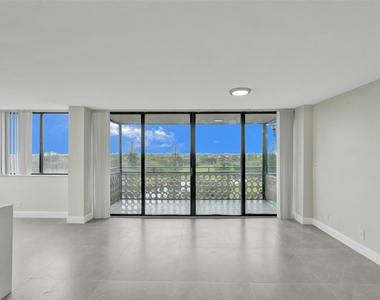 4222 Inverrary Boulevard - Photo Thumbnail 18