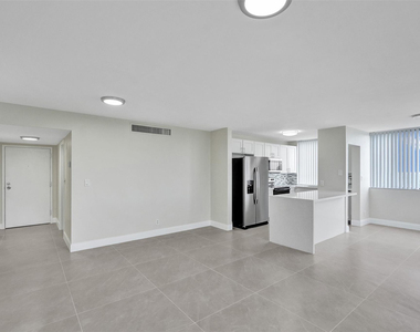 4222 Inverrary Boulevard - Photo Thumbnail 8