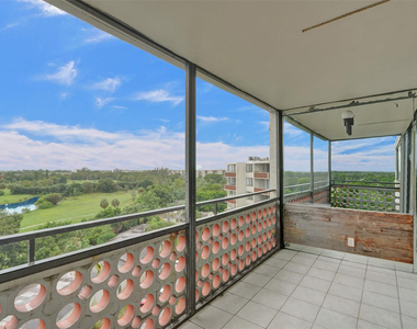 4222 Inverrary Boulevard - Photo Thumbnail 22