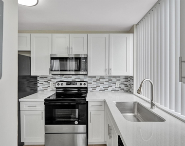 4222 Inverrary Boulevard - Photo Thumbnail 1