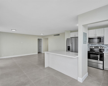 4222 Inverrary Boulevard - Photo Thumbnail 2