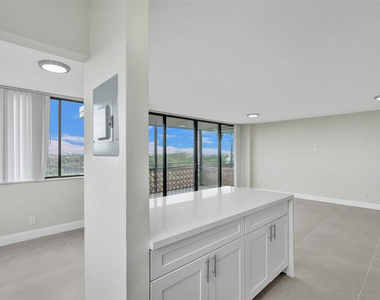 4222 Inverrary Boulevard - Photo Thumbnail 16