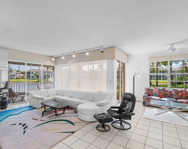 5233 Lake Catalina Drive N - Photo Thumbnail 9