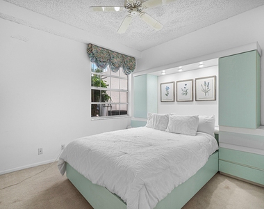 5233 Lake Catalina Drive N - Photo Thumbnail 19