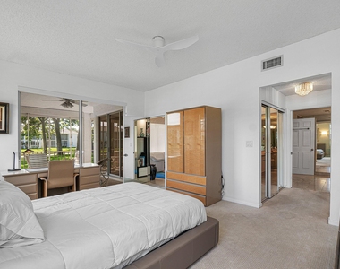 5233 Lake Catalina Drive N - Photo Thumbnail 24