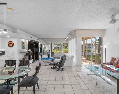 5233 Lake Catalina Drive N - Photo Thumbnail 5