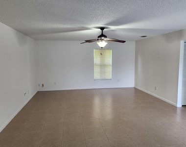 2514 Se Rock Springs Drive - Photo Thumbnail 6