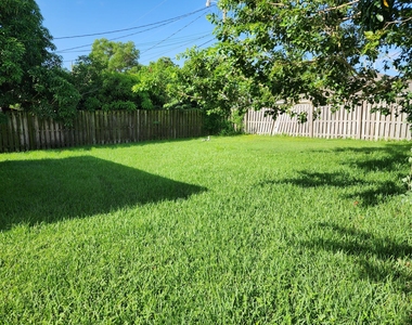 2514 Se Rock Springs Drive - Photo Thumbnail 13