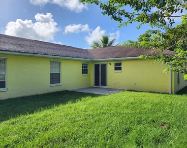 2514 Se Rock Springs Drive - Photo Thumbnail 12