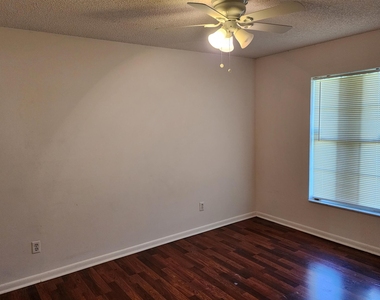 2514 Se Rock Springs Drive - Photo Thumbnail 10