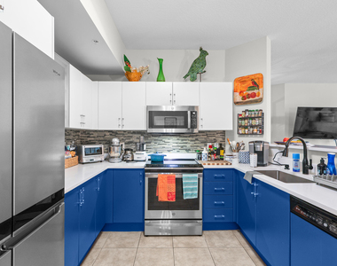 804 E Windward Way - Photo Thumbnail 5