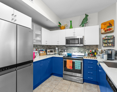 804 E Windward Way - Photo Thumbnail 6