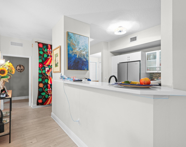 804 E Windward Way - Photo Thumbnail 8