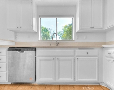 3640 Honey Glen Way - Photo Thumbnail 13