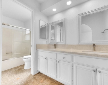 3640 Honey Glen Way - Photo Thumbnail 4