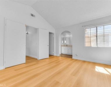3640 Honey Glen Way - Photo Thumbnail 3