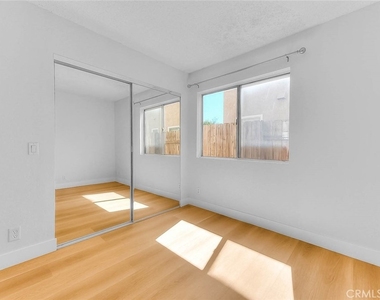 3640 Honey Glen Way - Photo Thumbnail 17