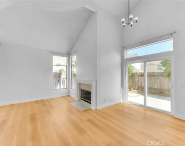 3640 Honey Glen Way - Photo Thumbnail 9