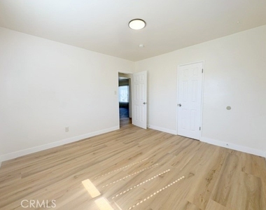 1437 W F Street - Photo Thumbnail 8