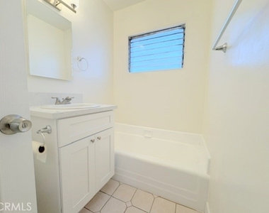 1437 W F Street - Photo Thumbnail 12