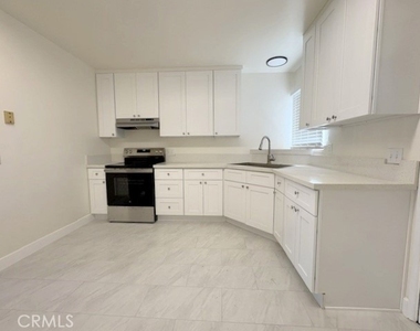 1437 W F Street - Photo Thumbnail 5