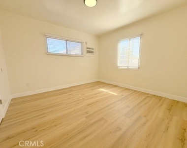 1437 W F Street - Photo Thumbnail 9