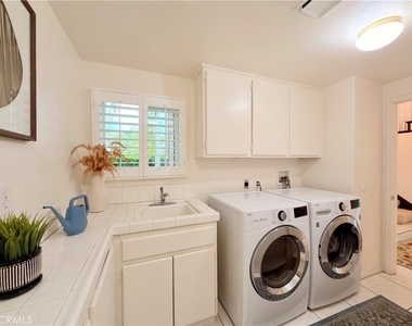2302 Ridgeview Avenue - Photo Thumbnail 16