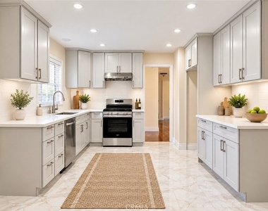 2920 Leopold Ave - Photo Thumbnail 5