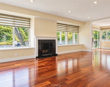 2920 Leopold Ave - Photo Thumbnail 4