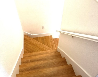 21931 Burbank - Photo Thumbnail 11