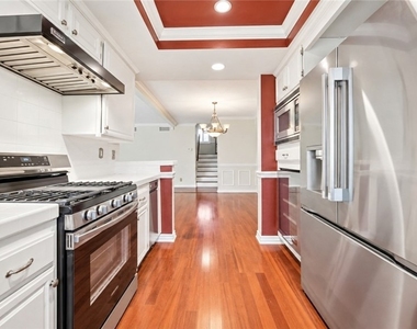 21500 Califa Street - Photo Thumbnail 11