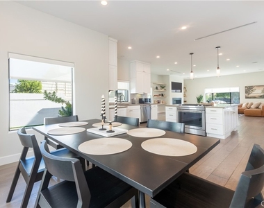 13957 Hesby Street - Photo Thumbnail 12