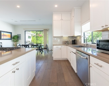 13957 Hesby Street - Photo Thumbnail 11